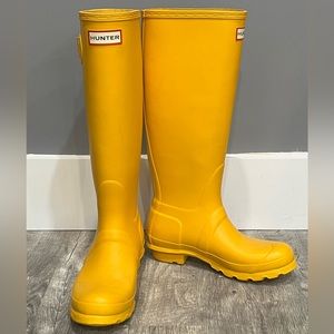 HUNTER Tall Rain Boots size US 6